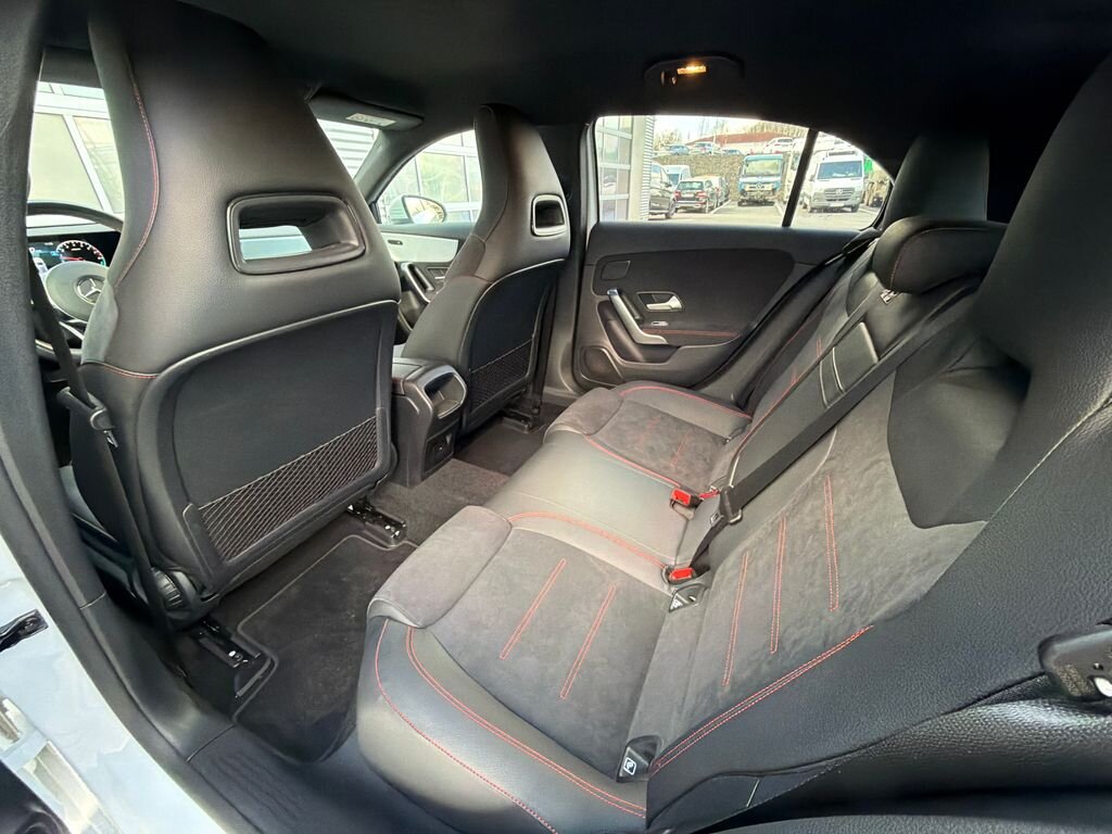 Mercedes-Benz Třídy A Hatchback 1,3 l 118 kw