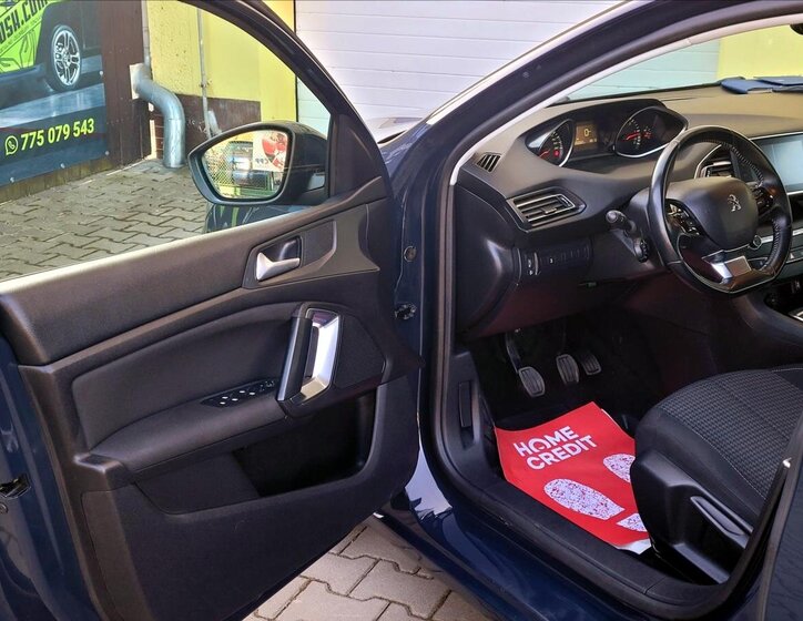 Peugeot 308 Hatchback 1,5 l 75 kw
