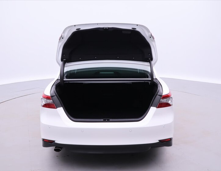 Toyota Camry Sedan / Limuzína 2,5 l 131 kw