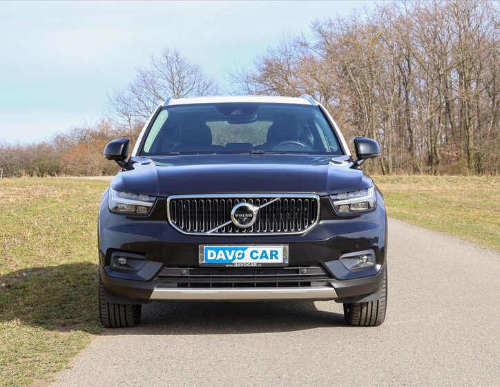 Volvo XC40 SUV / Terénní 2,0 l 140 kw