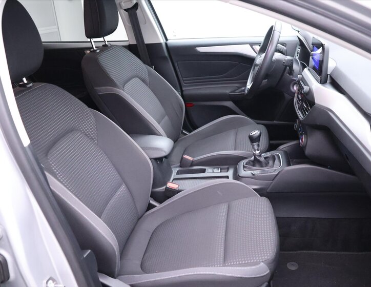 Ford Focus Kombi 999,0 92 kw