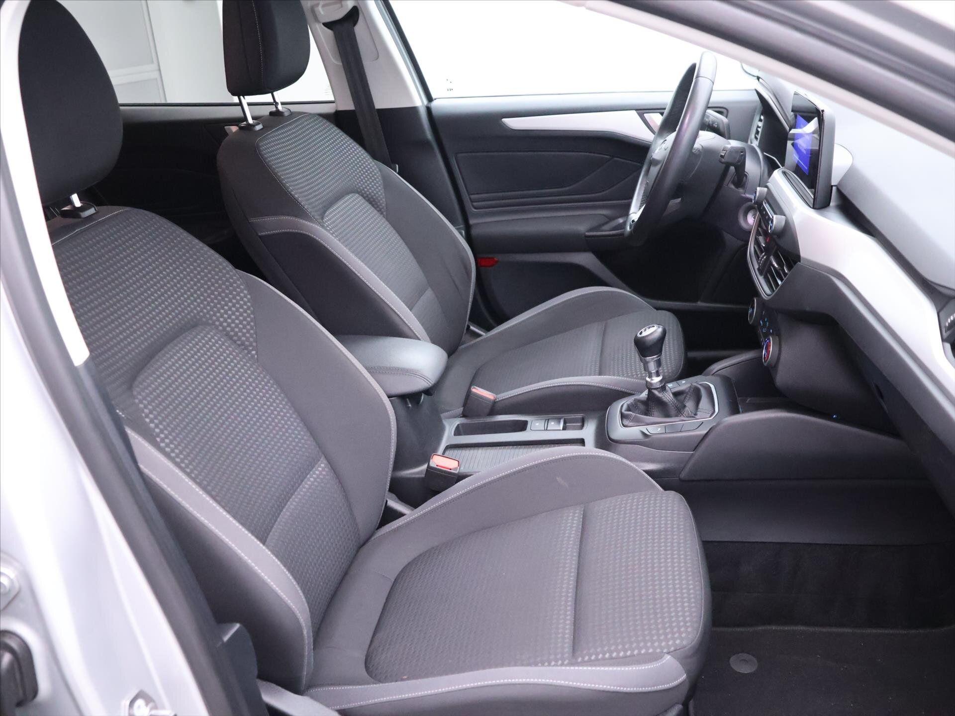 Ford Focus Kombi 999,0 92 kw