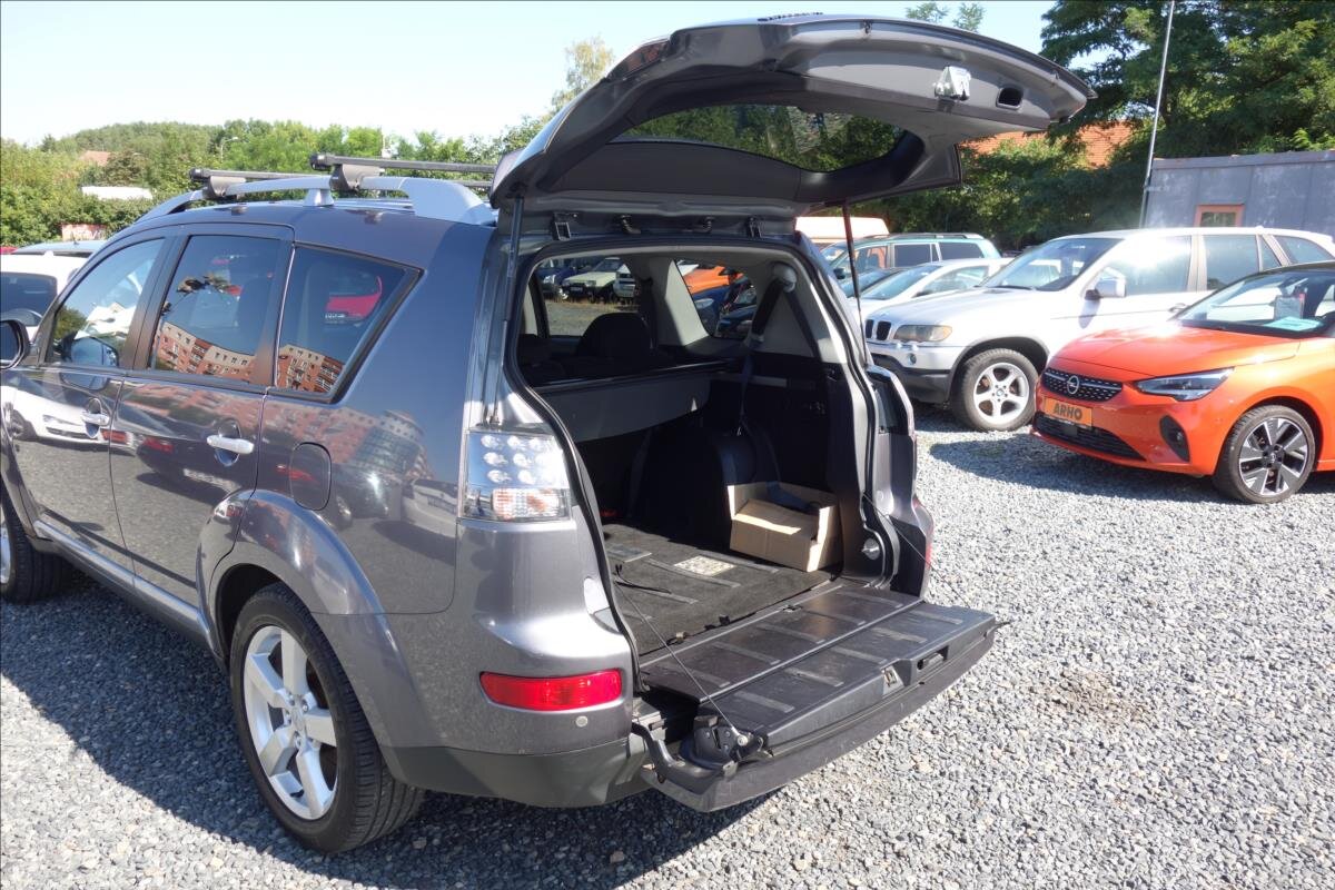 Mitsubishi Outlander SUV / Terénní 2,0 l 103 kw