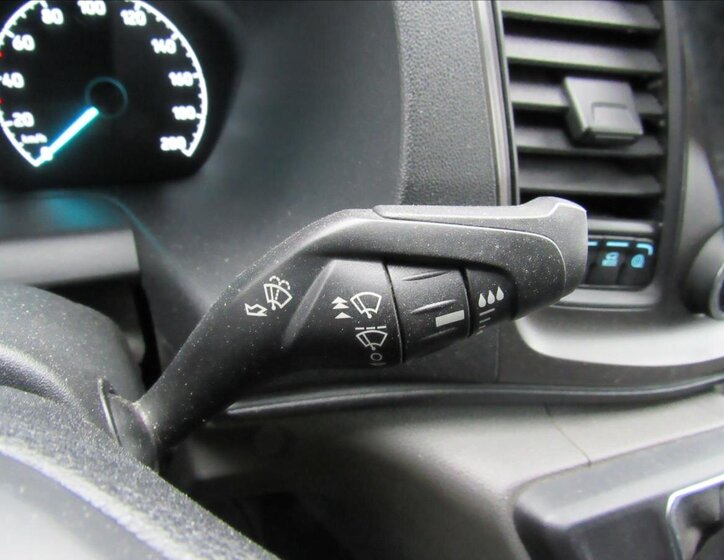 Ford Transit Custom Kombi 2,0 l 95 kw