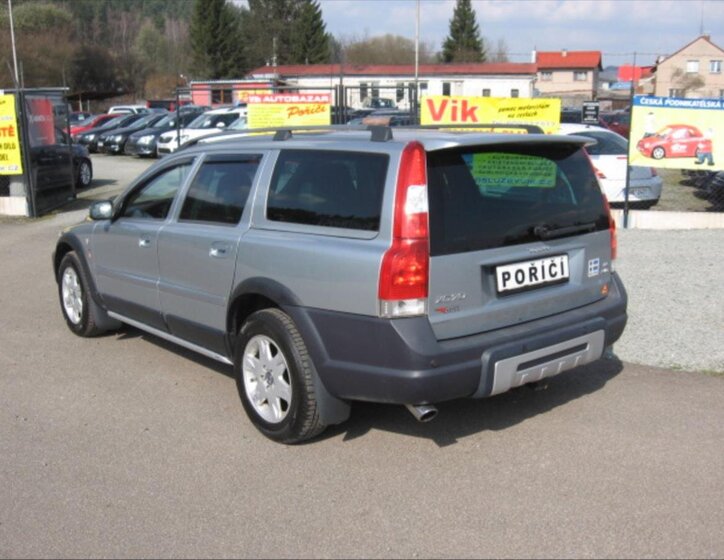 Volvo XC70 Kombi 2,4 l 136 kw