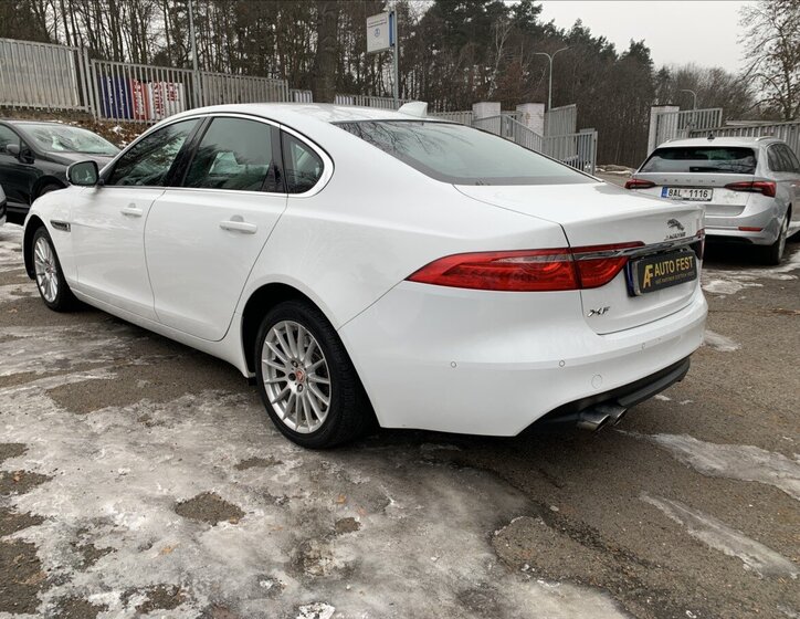 Jaguar XF Sedan 2,0 l 132 kw