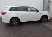 Mitsubishi Outlander Kombi 2,4 l 99 kw