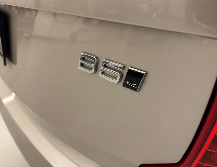 Volvo XC90 SUV 2,0 l 173 kw