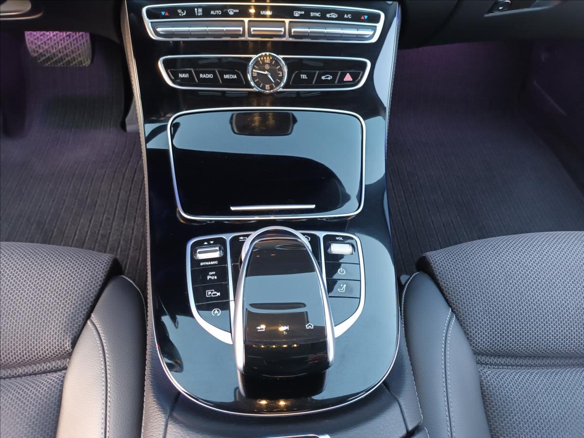 Mercedes-Benz Třídy E Kombi 3,0 l 190 kw