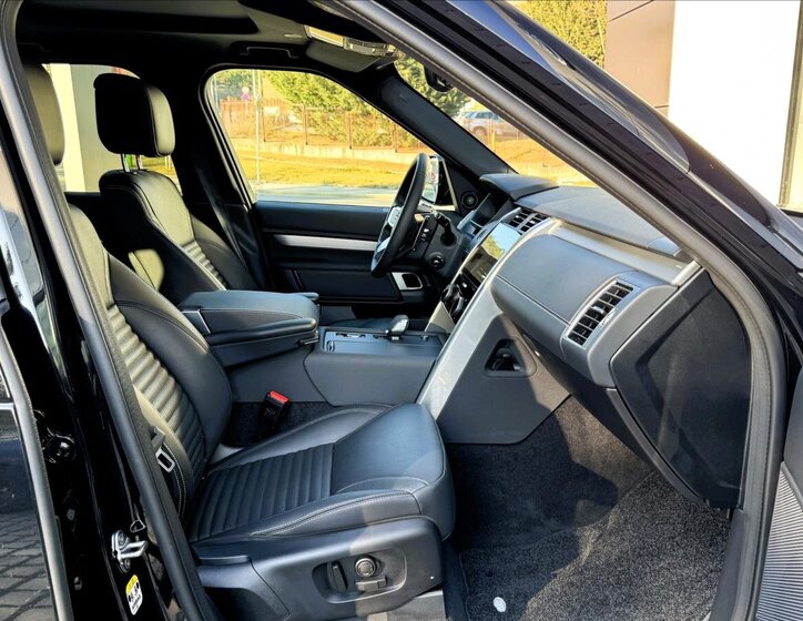 Land Rover Discovery 16