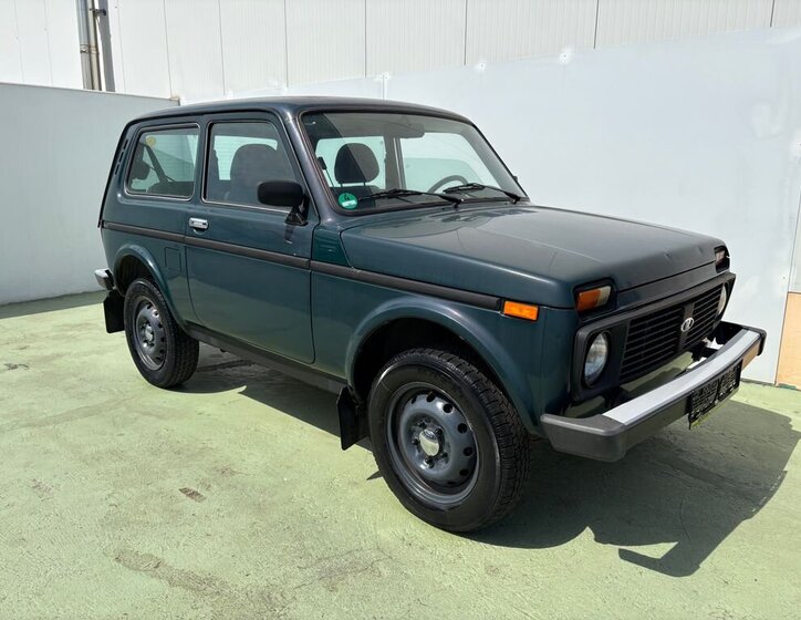 Lada Niva SUV / Terénní 1,7 l 60 kw