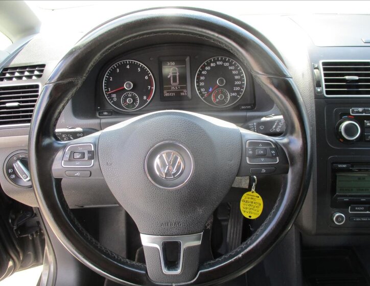 Volkswagen Touran 13