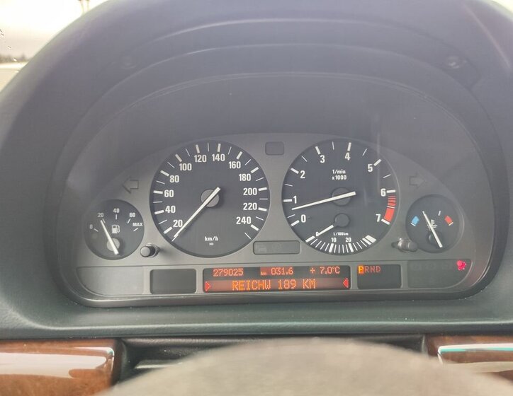 BMW Řada 7 Sedan / Limuzína 2,8 l 142 kw