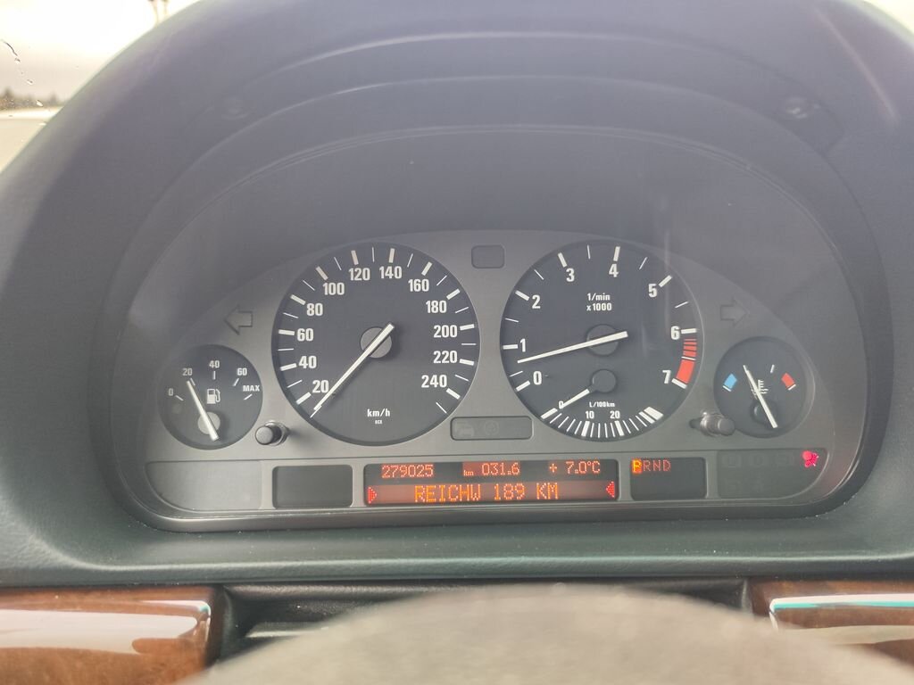 BMW Řada 7 Sedan / Limuzína 2,8 l 142 kw