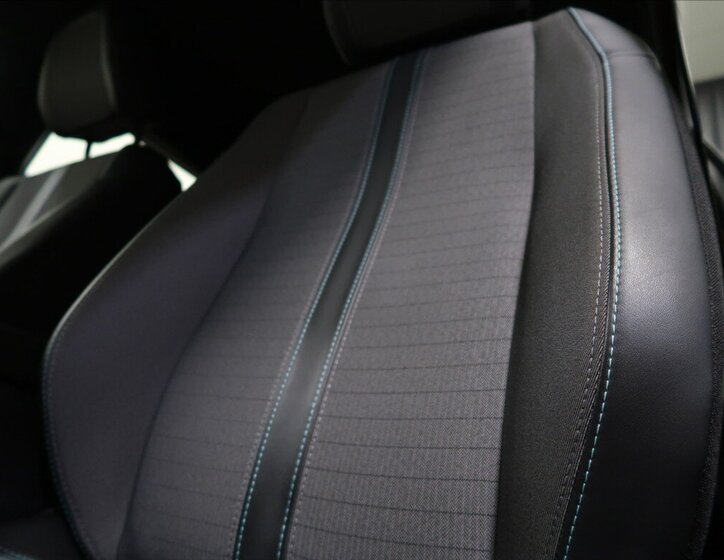 Peugeot 2008 Hatchback 1,2 l 96 kw