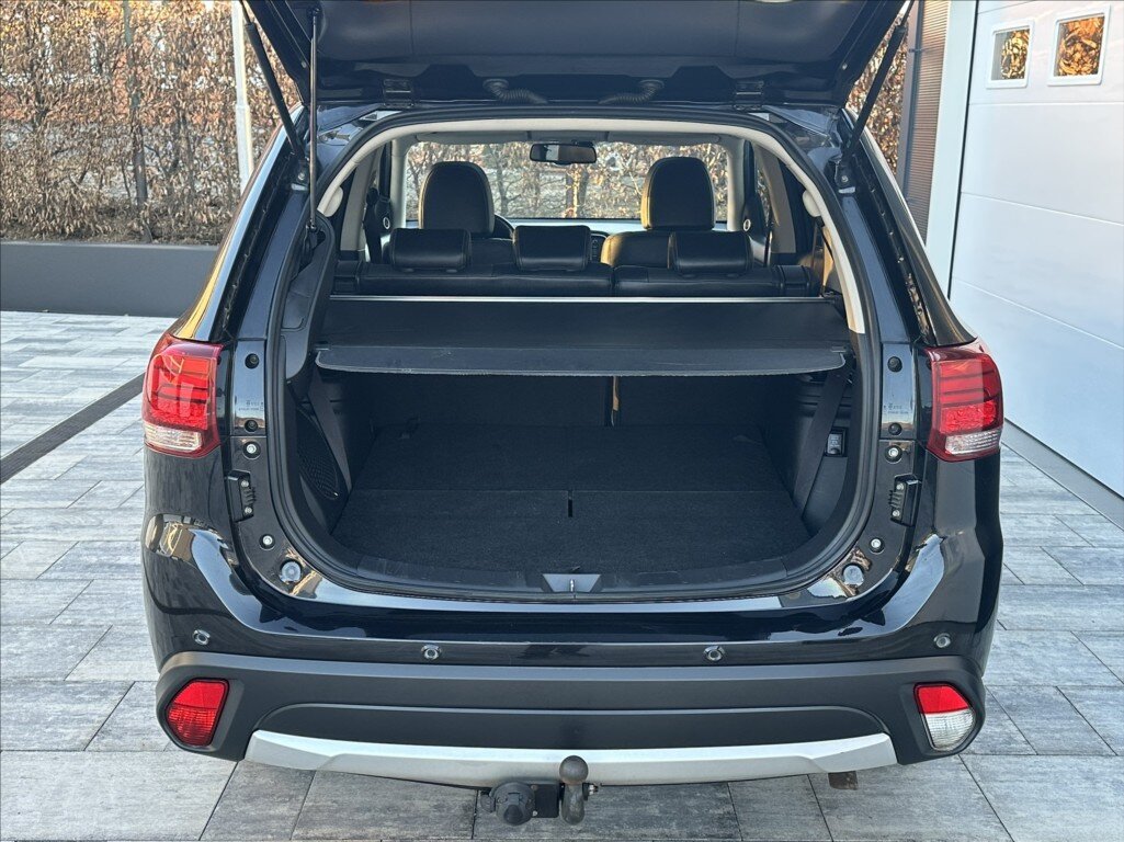 Mitsubishi Outlander SUV / Terénní 2,3 l 110 kw