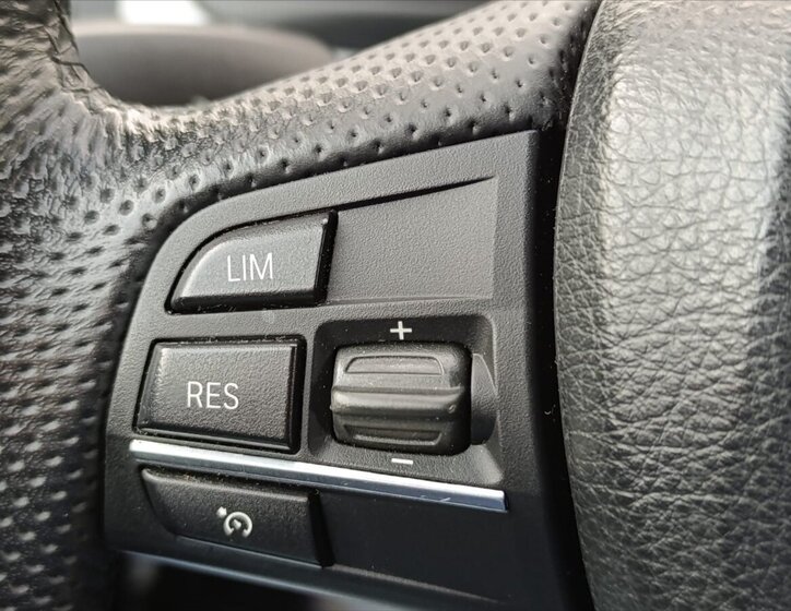 BMW Řada 5 Sedan 3,0 l 180 kw