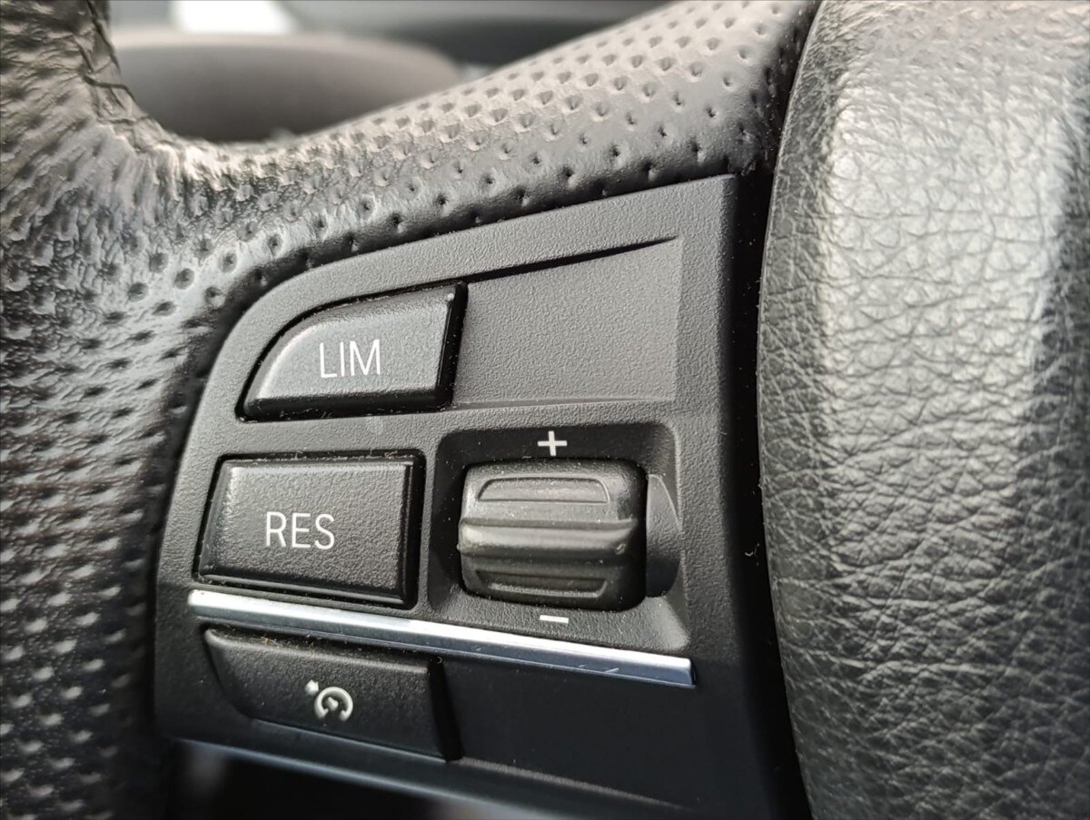 BMW Řada 5 Sedan 3,0 l 180 kw