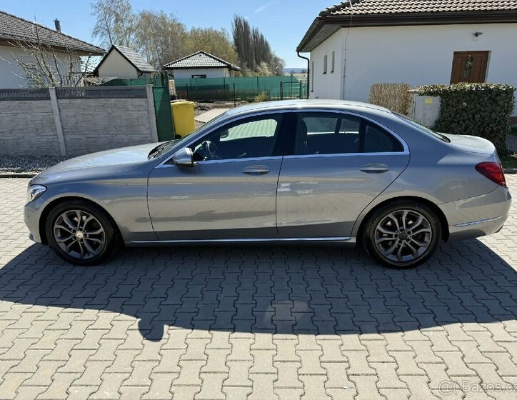Mercedes-Benz Ostatní Sedan / Limuzína 0,0 125 kw