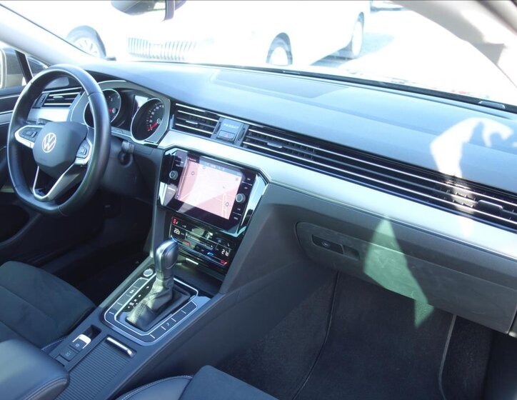 Volkswagen Passat Sedan / Limuzína 2,0 l 110 kw
