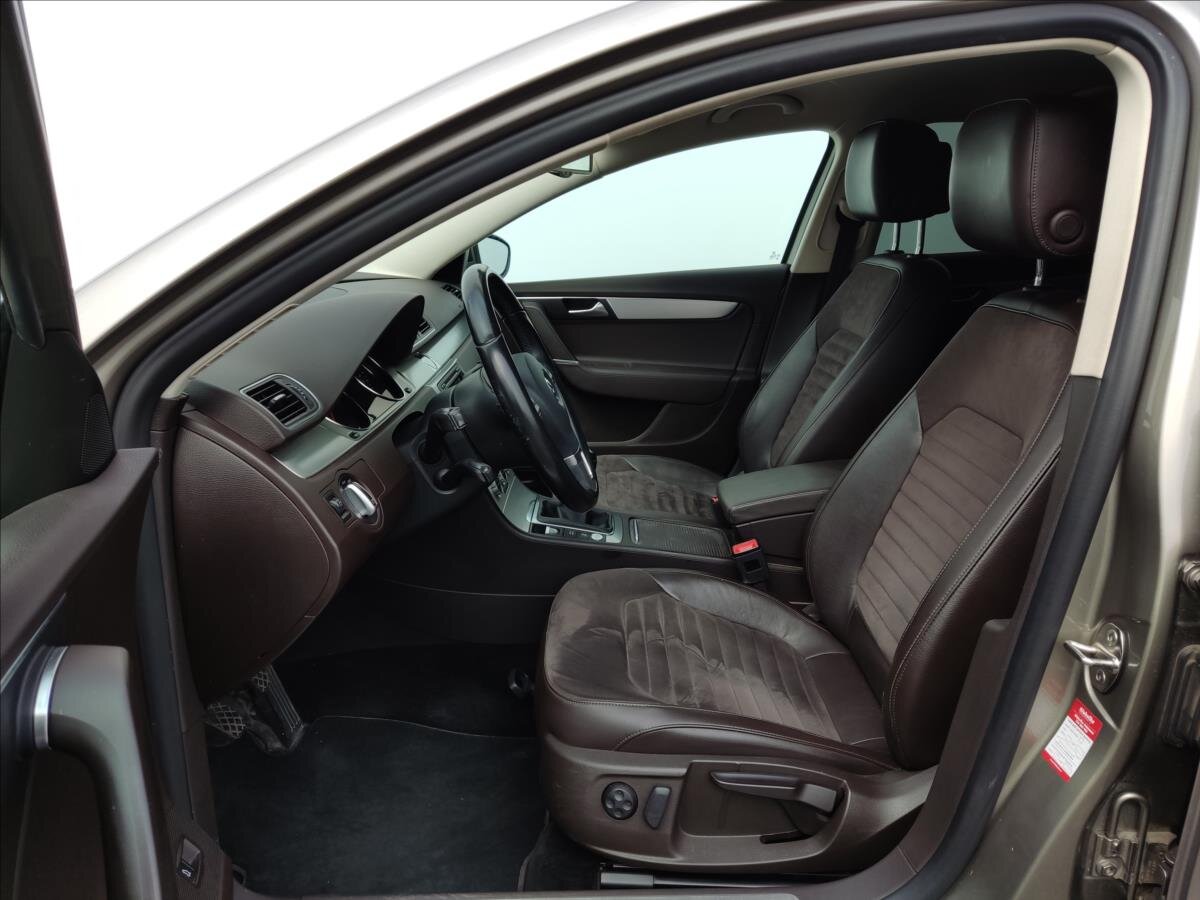 Volkswagen Passat Sedan / Limuzína 2,0 l 130 kw