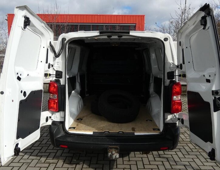 Opel Vivaro Užitková 2,0 l 106 kw