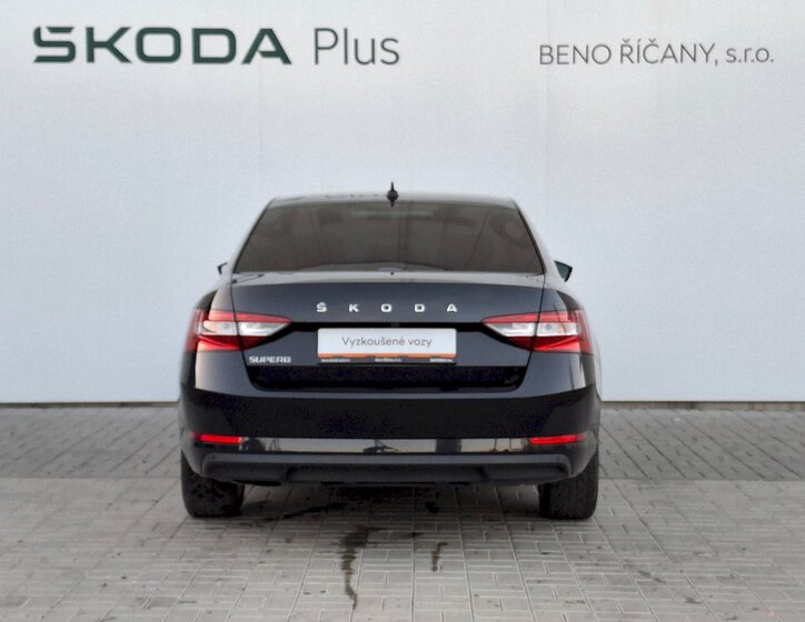 Škoda Superb 12
