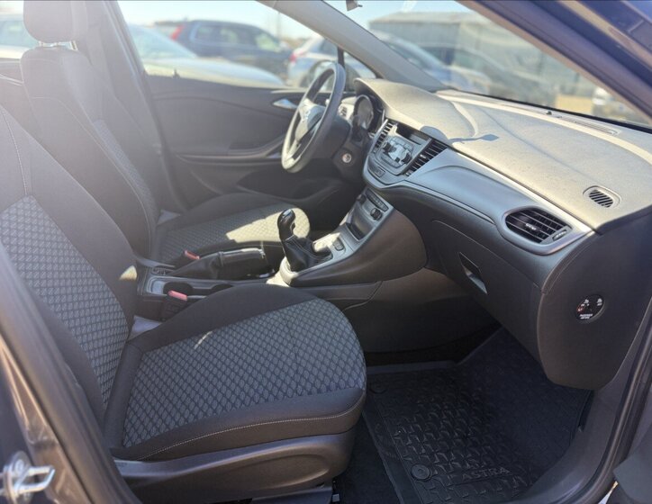 Opel Astra Hatchback 999,0 77 kw