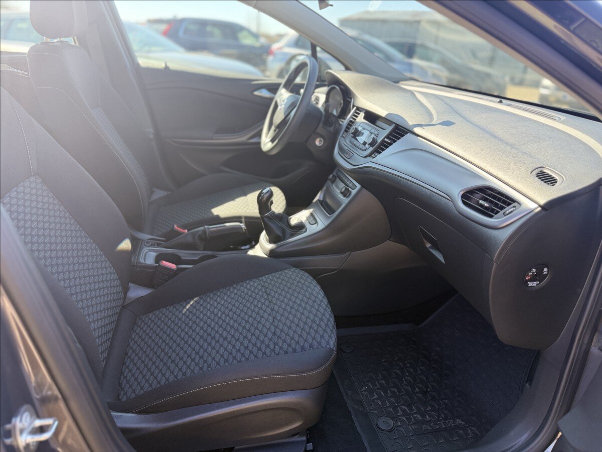 Opel Astra Hatchback 999,0 77 kw