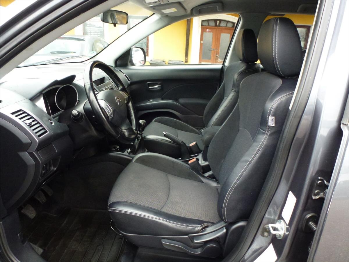 Citroën C-Crosser SUV / Terénní 2,2 l 115 kw