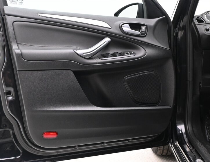 Ford S-MAX MPV 2,0 l 100 kw