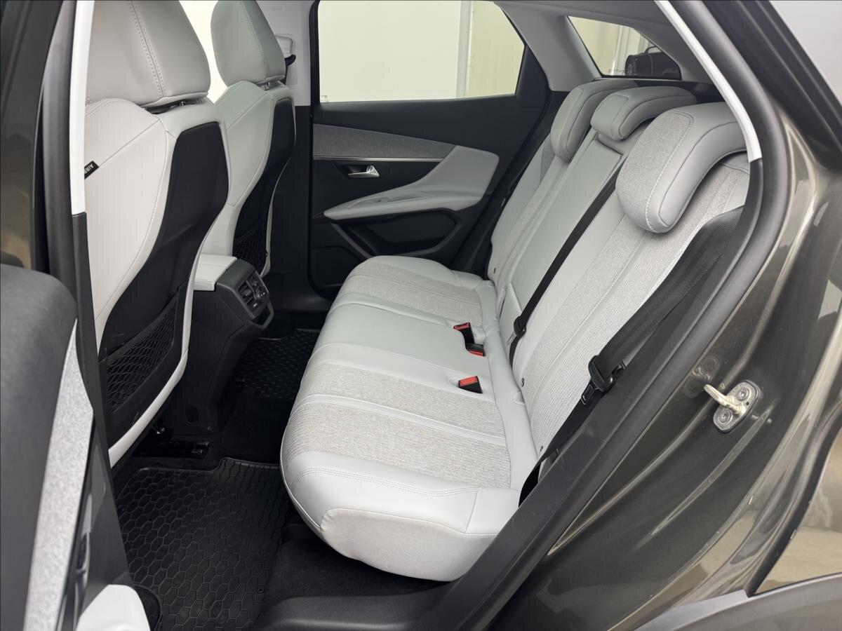 Peugeot 3008 SUV / Terénní 1,2 l 96 kw