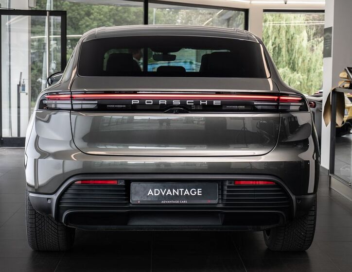 Porsche Macan 3