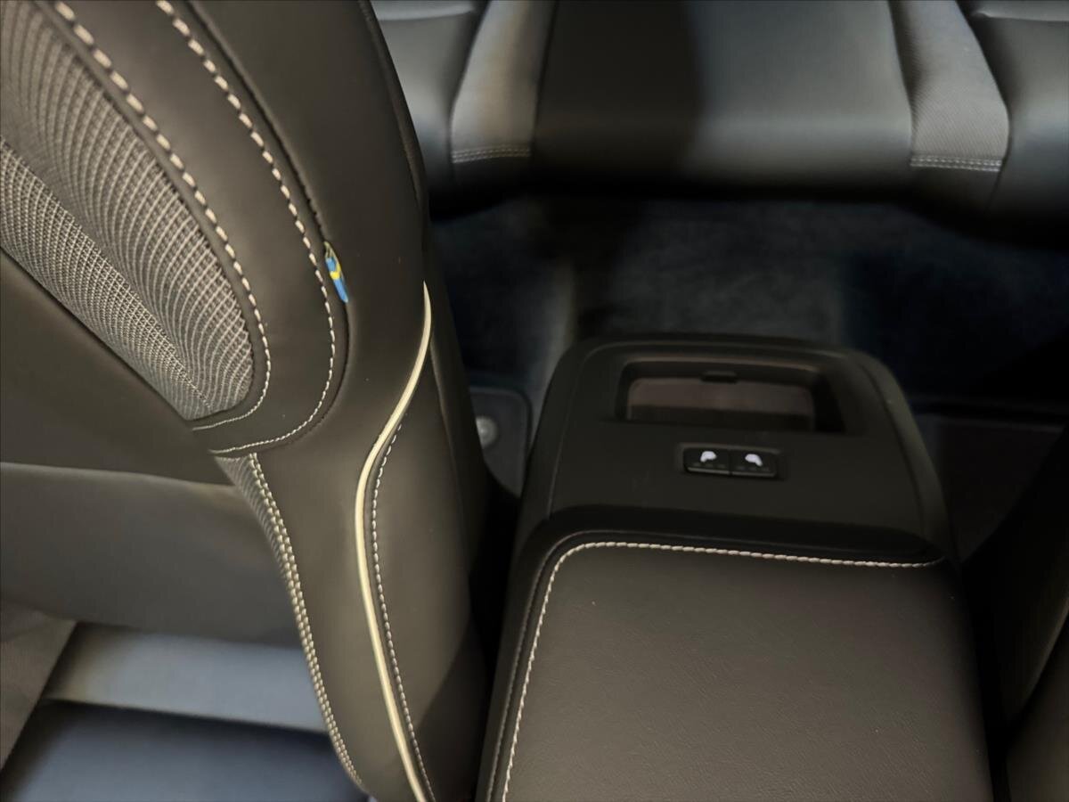 Volvo V60 Kombi 2,0 l 145 kw