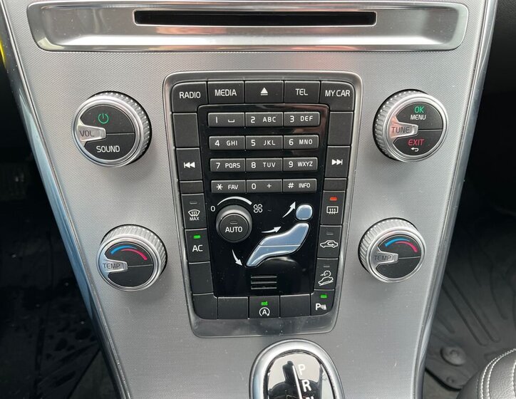 Volvo XC60 SUV 2,4 l 140 kw