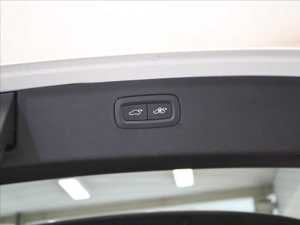 Volvo XC90 SUV 2,0 l 173 kw