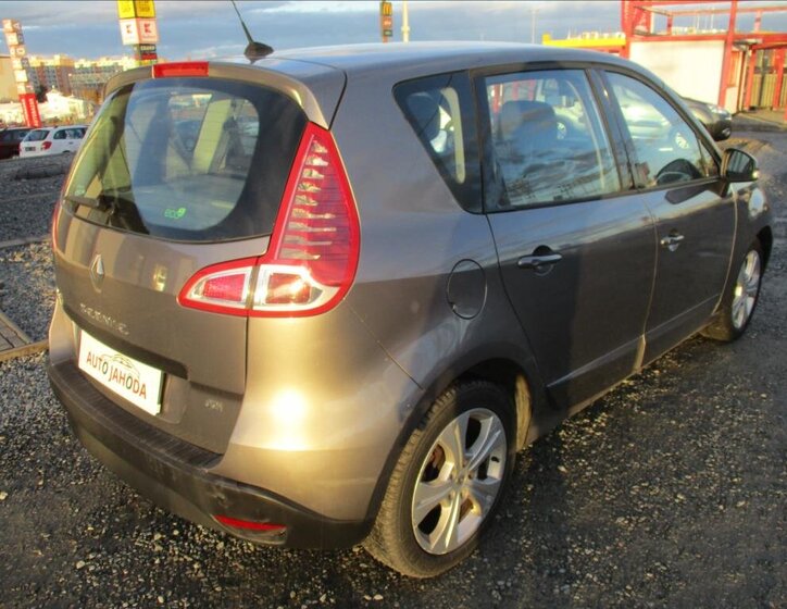 Renault Scénic Kombi 1,5 l 81 kw