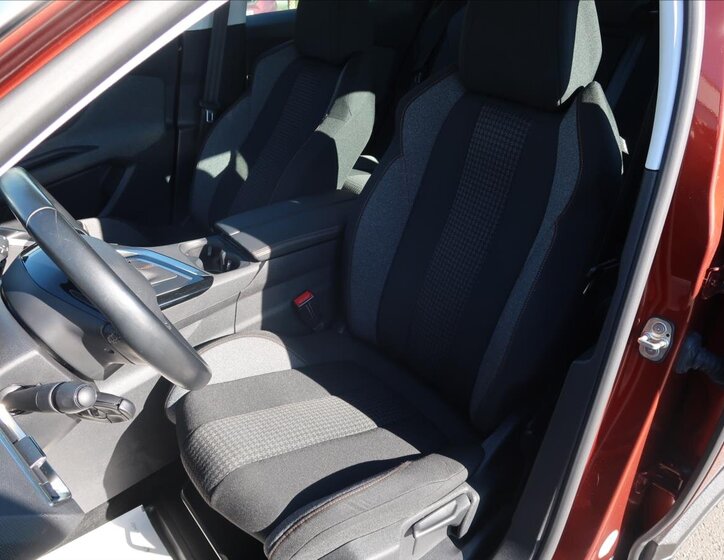 Peugeot 3008 SUV / Terénní 1,2 l 96 kw