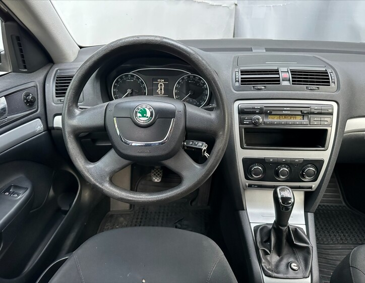 Škoda Octavia 16