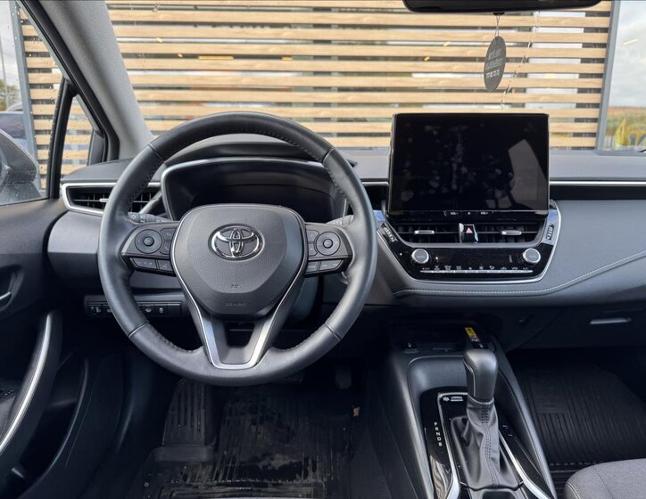 Toyota Corolla Sedan / Limuzína 1,8 l 72 kw