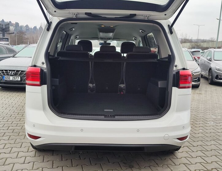 Volkswagen Touran MPV 1,5 l 110 kw