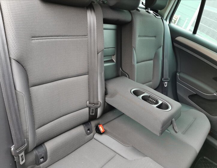 Volkswagen Golf Kombi 1,6 l 77 kw