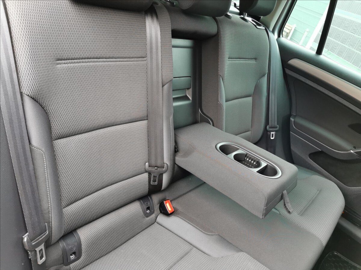 Volkswagen Golf Kombi 1,6 l 77 kw