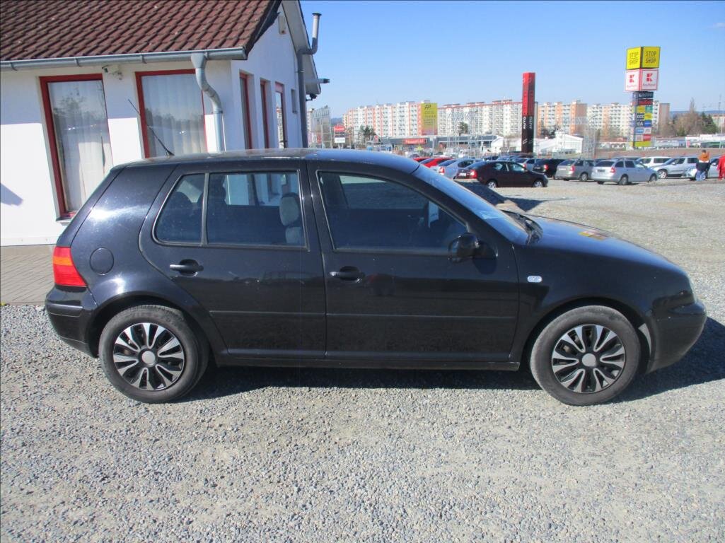 Volkswagen Golf Hatchback 1,6 l 77 kw