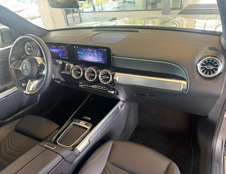 Mercedes-Benz EQB 18