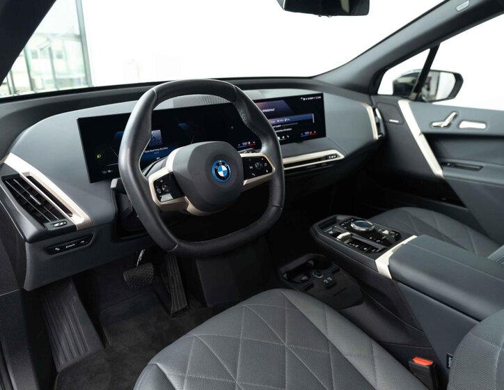 BMW iX 11