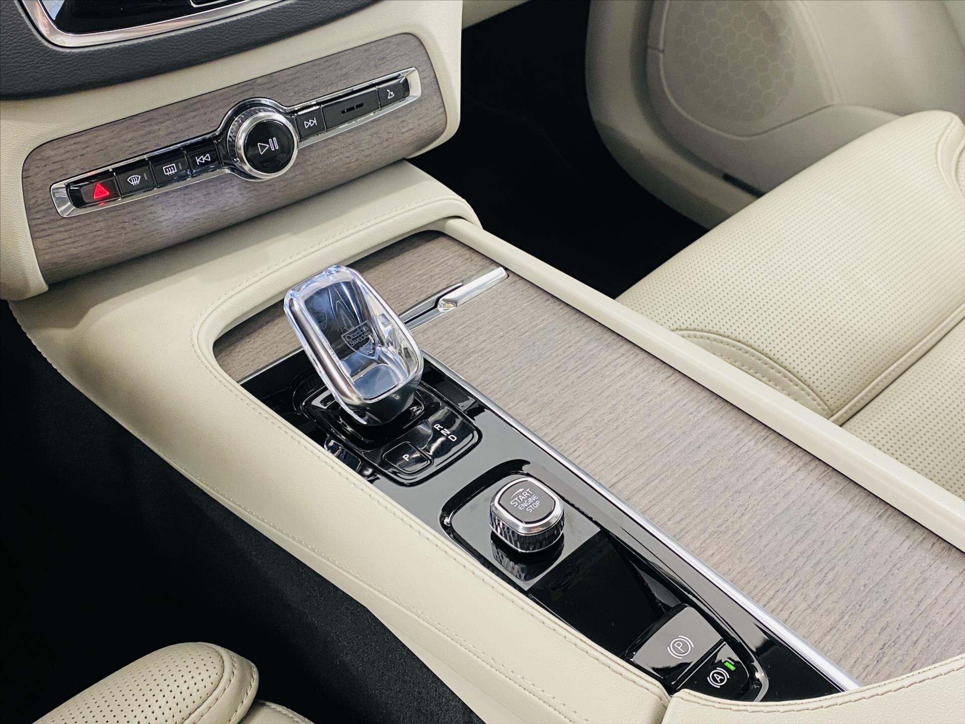 Volvo XC90 SUV / Terénní 2,0 l 173 kw