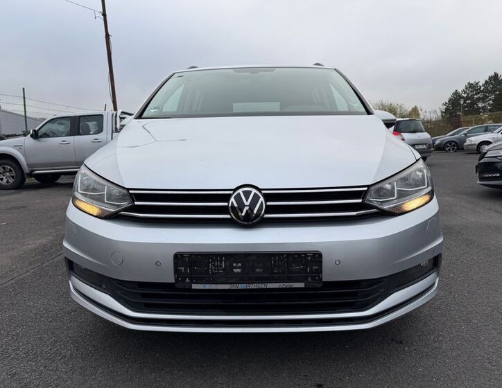 Volkswagen Touran 2