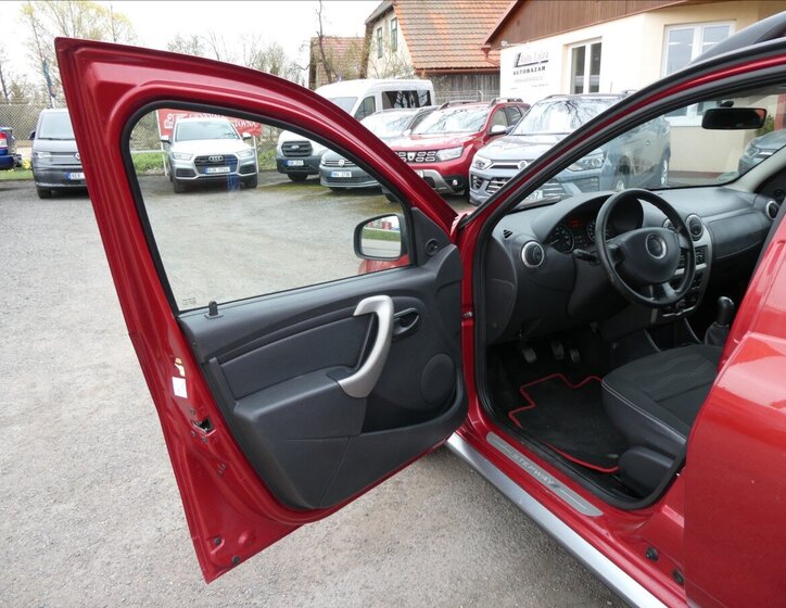 Dacia Sandero Hatchback 1,6 l 64 kw