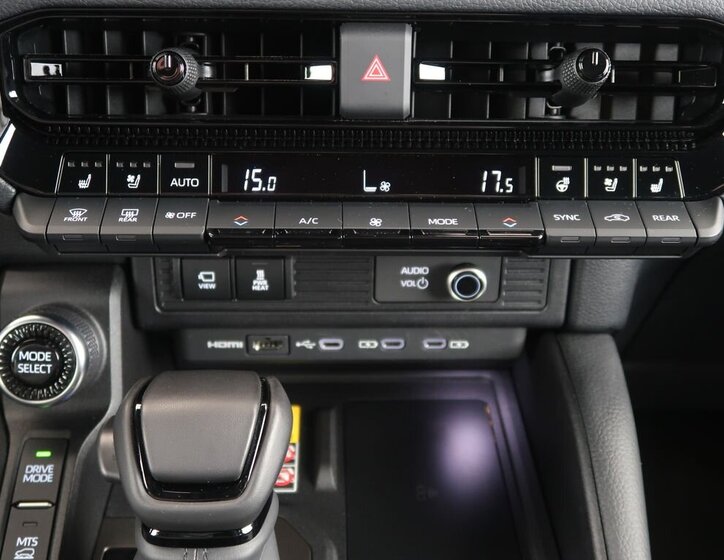 Toyota Land Cruiser SUV / Terénní 2,8 l 151 kw